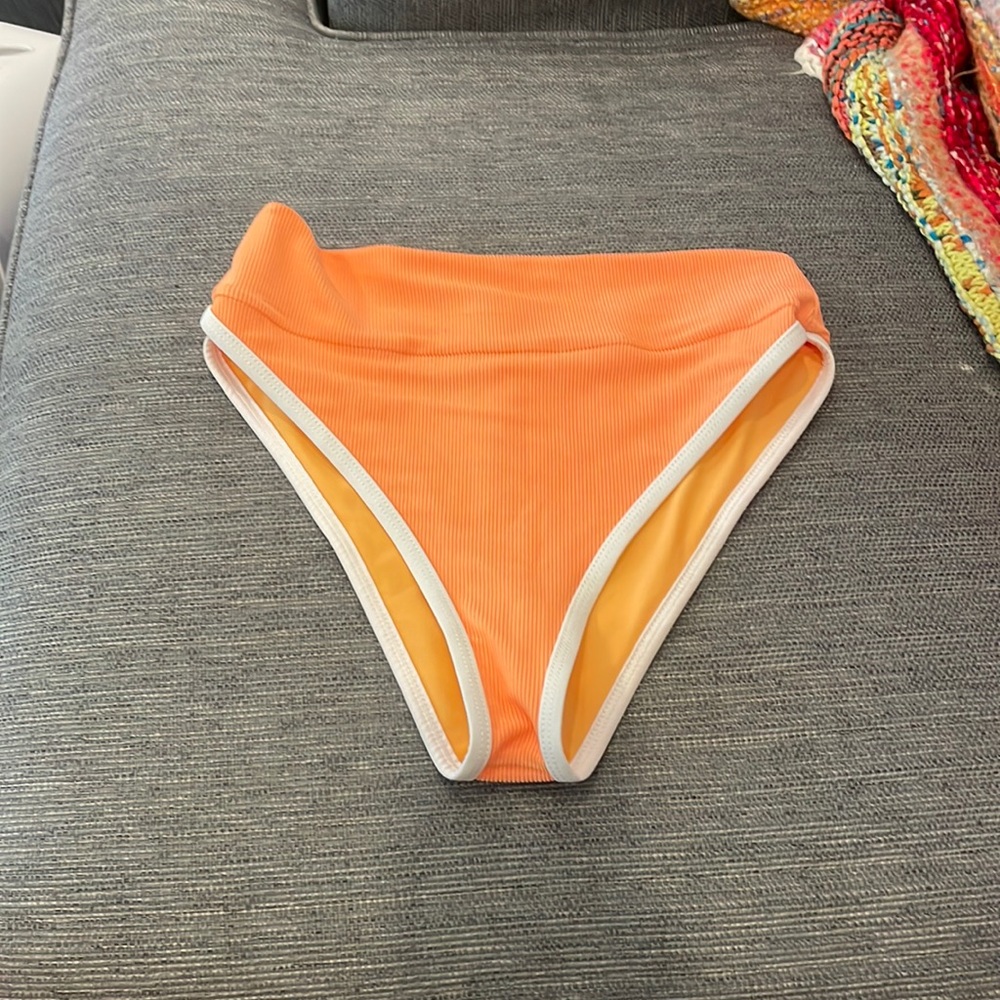 LainSnow bikini bottom in Cantaloupe